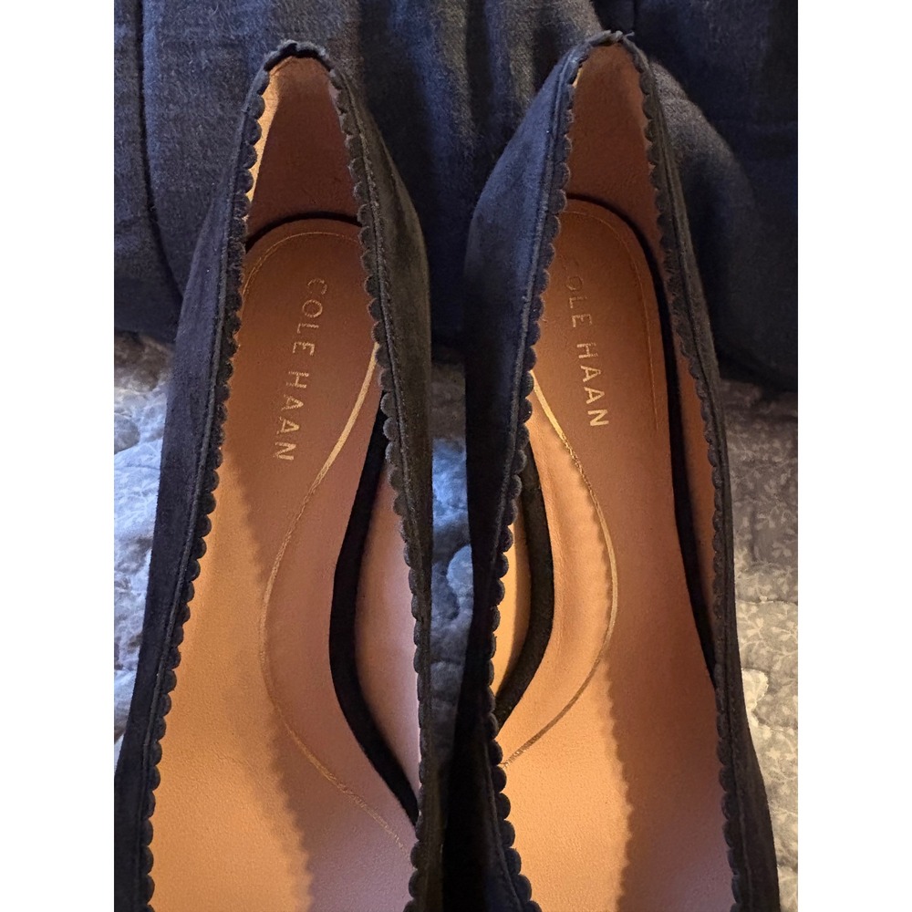 Cole Haan Grand 360 Black Suede Scalloped Pointed Toe Pumps W35022 Women's 9.5B - Picture 5 of 10